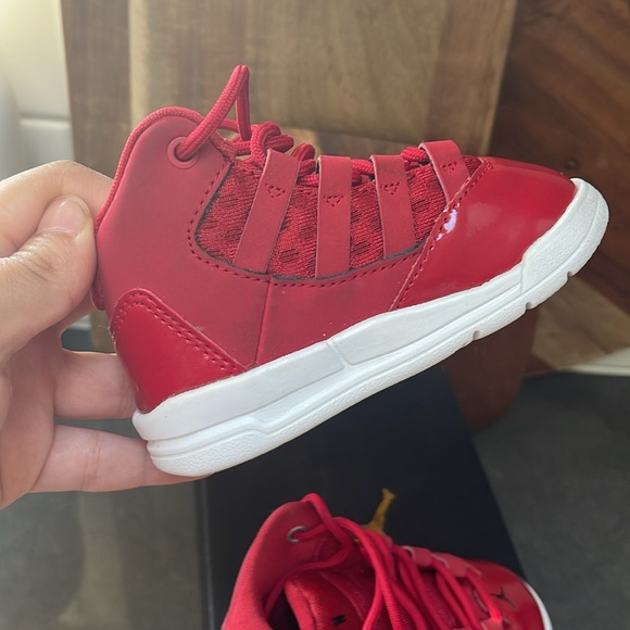 Air Jordan Max Aura (University Red), TD Size 5C - Picture 7 of 12